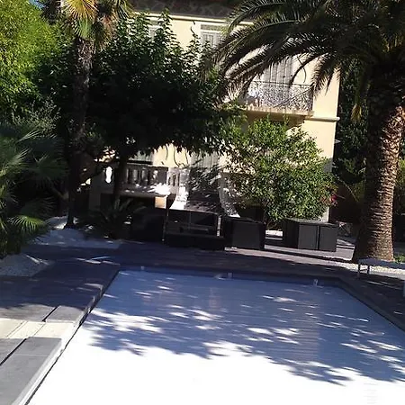 Josephine Cannes